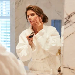 Face Trace Contour Stick -Fashion Makeup & Care 190611 MM BS WESTMAN ATELIER FILMING 2023