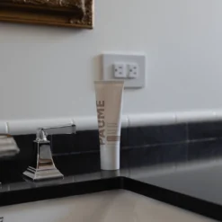 Renewing Hand Serum 19 Renewing Hand Serum -Fashion Makeup & Care 1 b821e5e6 e9dd 4a97 9709 4d8d8f323b01