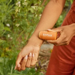 Relief Balm Anti-Itch Remedy 14 Relief Balm Anti-Itch Remedy -Fashion Makeup & Care 20230427 SpringBugShoot LA AshleyTurner ReliefBalmMega Kinfield 2173