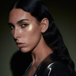 Extra/Ordinaire Skin Illuminator Full Spectrum Collection 27 Extra/Ordinaire Skin Illuminator Full Spectrum Collection -Fashion Makeup & Care 27 Rosiers Extra Ordinaire Look 1 Raya Gold 4