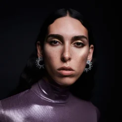 Extra/Ordinaire Skin Illuminator Full Spectrum Collection 31 Extra/Ordinaire Skin Illuminator Full Spectrum Collection -Fashion Makeup & Care 27 Rosiers Extra Ordinaire Look 2 Landscape Raya