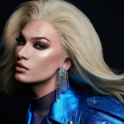 Extra/Ordinaire Skin Illuminator 25 Extra/Ordinaire Skin Illuminator -Fashion Makeup & Care 27 Rosiers Extra Ordinaire Look 2 Portrait Miss Fame 60e394e7 32ab 4fd9 bf30 e48ae1fce040