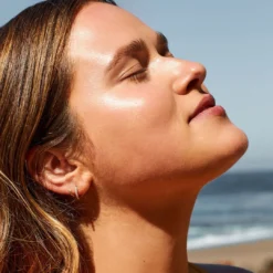 Daily Dew SPF 35 -Fashion Makeup & Care 3 Kinfield Daily Dew on Face Angled