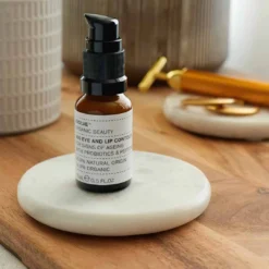 360 Eye And Lip Contour 8 360 Eye And Lip Contour -Fashion Makeup & Care 360eyeandlipcontour lifestyleimage squareforPDPcopy