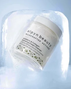 Juneberry & Collagen Hydrating Cream Cleanser -Fashion Makeup & Care AlpynBeauty HydratingCreamCleanser Lifestyle 07 scaled