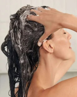 Wash Shampoo -Fashion Makeup & Care Arey WashShampoo Editorial 06 scaled