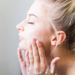 Botanical A Cleanser 14 Botanical A Cleanser -Fashion Makeup & Care Botanical A Cleanser Lifestyle 05