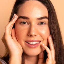 Brow TOK Volumizing Brow Gel -Fashion Makeup & Care Brown ModelA3