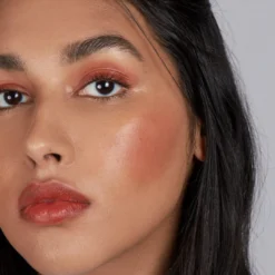 Lip-to-Lid Balmie 39 Lip-to-Lid Balmie -Fashion Makeup & Care CHERRY Axiology2020day2 0810crop