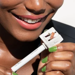 Coco Crayon -Fashion Makeup & Care CocoCrayonCharm 1080x1080 3