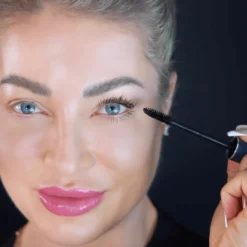 Nourish & Amplify Mascara 10 Nourish & Amplify Mascara -Fashion Makeup & Care File 000 1