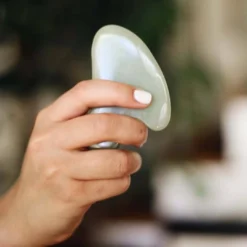 The Jade Gua Sha Facial Lifting Tool -Fashion Makeup & Care GSJA01 3