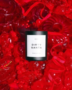 Dirty Santa Candle -Fashion Makeup & Care Heretic DirtySanta Candle Lifestyle 06 scaled
