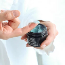 Le Blue Balm 35 Le Blue Balm -Fashion Makeup & Care IMG 37672