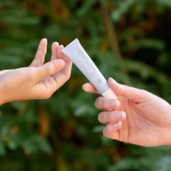 Lip Rescue Healing Balm 7 Lip Rescue Healing Balm -Fashion Makeup & Care Kinfield Lip Rescue Editorial 2