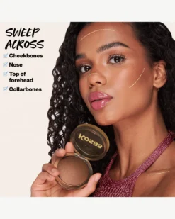 The Sun Show Glowy Warmth Bronzer 30 The Sun Show Glowy Warmth Bronzer -Fashion Makeup & Care Kosas2023 GlowI.V PDP 03 Escape Application scaled