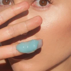 Le Blue Balm 22 Le Blue Balm -Fashion Makeup & Care LeBlueBalm Lifestyle2