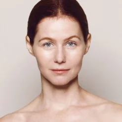 Invisible Touch Liquid Foundation -Fashion Makeup & Care Liquid Foundation Model F118