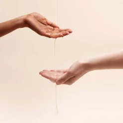 Soapply For Credo Liquid Hand Wash -Fashion Makeup & Care Pouring Soapply hand to hand3 Square