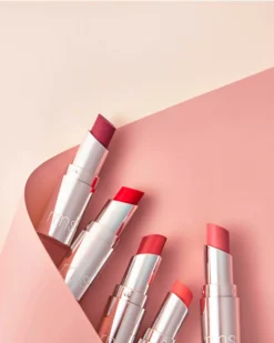 RMS Beauty Mini Lip Love Kit -Fashion Makeup & Care RMSBeauty MiniLipLoveKit Lifestyle 04 scaled