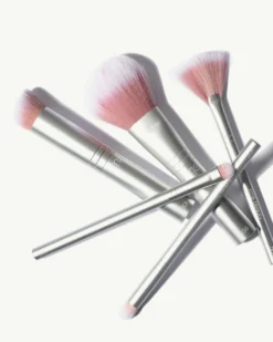 RMS Beauty Eye Polish Brush -Fashion Makeup & Care RMS EyePolishBrush Lifestyle 03 scaled