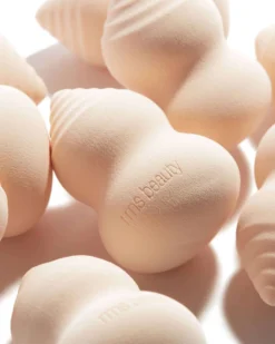 RMS Beauty Skin2Skin Beauty Sponge -Fashion Makeup & Care RMS Skin2SkinBeautySponge Lifestyle 05 scaled