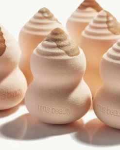 RMS Beauty Skin2Skin Beauty Sponge -Fashion Makeup & Care RMS Skin2SkinBeautySponge Lifestyle 07 scaled