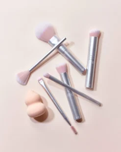 RMS Beauty Skin2Skin Classic Fan Brush 9 RMS Beauty Skin2Skin Classic Fan Brush -Fashion Makeup & Care RMS Skin2SkinClassicFanBrush Lifestyls 04 scaled