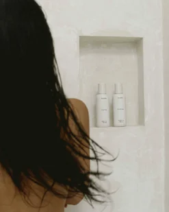 Conditioner 19 Conditioner -Fashion Makeup & Care Reverie Conditioner Lifestyle 12 scaled