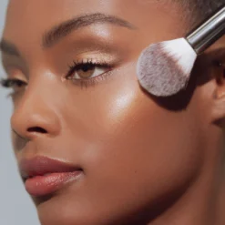 Blush & Blend Brush -Fashion Makeup & Care Roen Blush BlendBrush 2000x2000 8