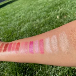 Super Fan Pack 21 Super Fan Pack -Fashion Makeup & Care SELECT SUPERFANPACK AXIOLOGY