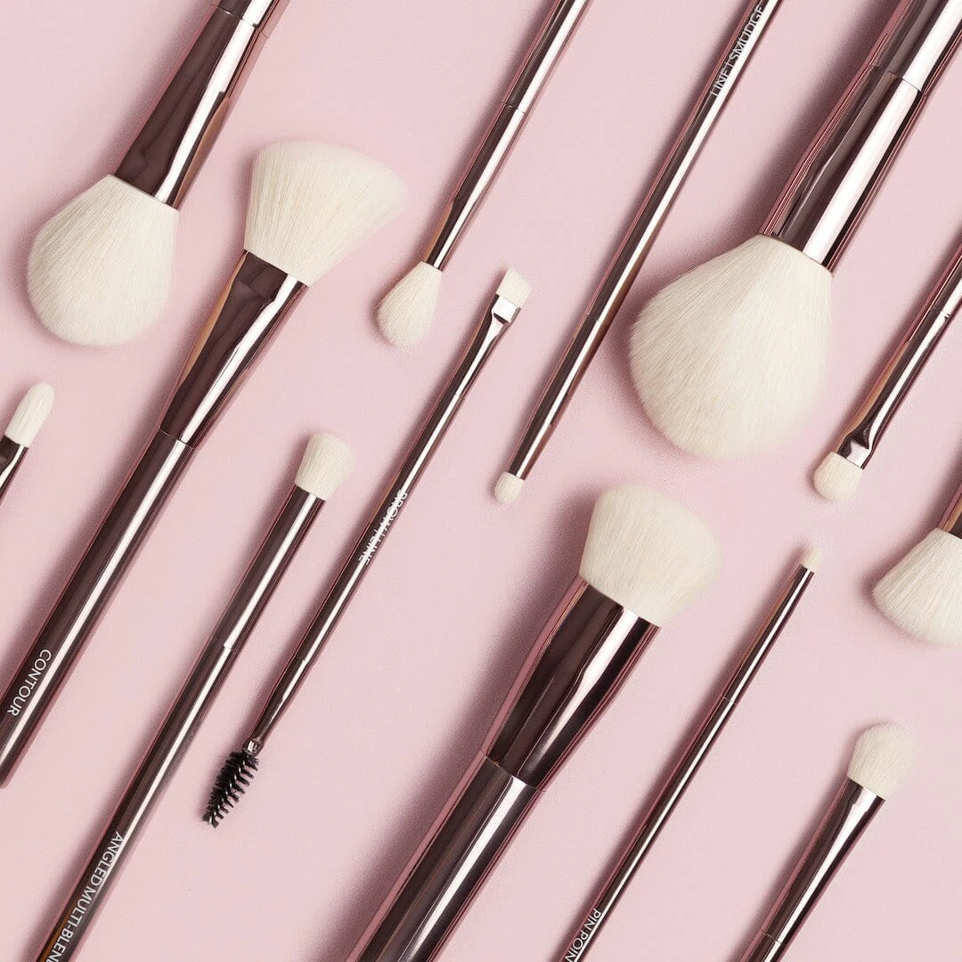 Sustainable Luxury Eyeshadow Brush Large 2 Sustainable Luxury Eyeshadow Brush Large - Image 2