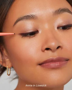 Precision Waterproof Eyeliner Refill -Fashion Makeup & Care SOSHE PrecisionEyeliner Model 06 Lovesick ad140a11 fc25 4549 b46f 5f729aef742c scaled