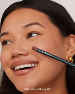 Soft Glide Lip Pencil -Fashion Makeup & Care SOSHE SoftGlideLipPencil Model 05 Skinnydip scaled