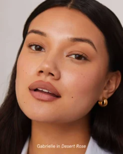 Soft Glide Lip Pencil -Fashion Makeup & Care SOSHE SoftGlideLipPencil Model 06 Desertrose scaled