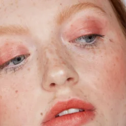 Golden Hour Lip-to-Lid Trio -Fashion Makeup & Care STRAWBERRY Axiology2020day2 0096 2dd0f347 2588 43fb 8a01 45e4ad33356c