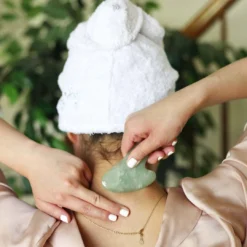 The Jade Gua Sha Facial Lifting Tool -Fashion Makeup & Care StephaniewithJadeGuaShaToolGSJA01