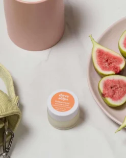 Buttercream Hydrating Lip Mask 12 Buttercream Hydrating Lip Mask -Fashion Makeup & Care ThreeShips ButtercreamLipMask Lifestyle 05 scaled