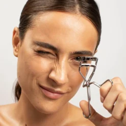 Spectacular Eyelash Curler 6 Spectacular Eyelash Curler -Fashion Makeup & Care ere perez charlotte look 2 07