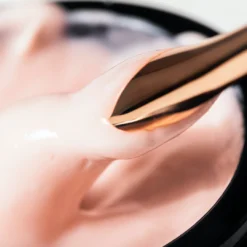 Crème De La Nuit Restorative Night Cream 28 Crème De La Nuit Restorative Night Cream -Fashion Makeup & Care lifestyle closeup 1