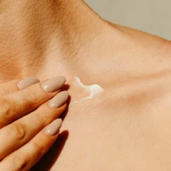 Botanical E Neck & Decollete Firming Cream 9 Botanical E Neck & Decollete Firming Cream -Fashion Makeup & Care one love neck cream 12