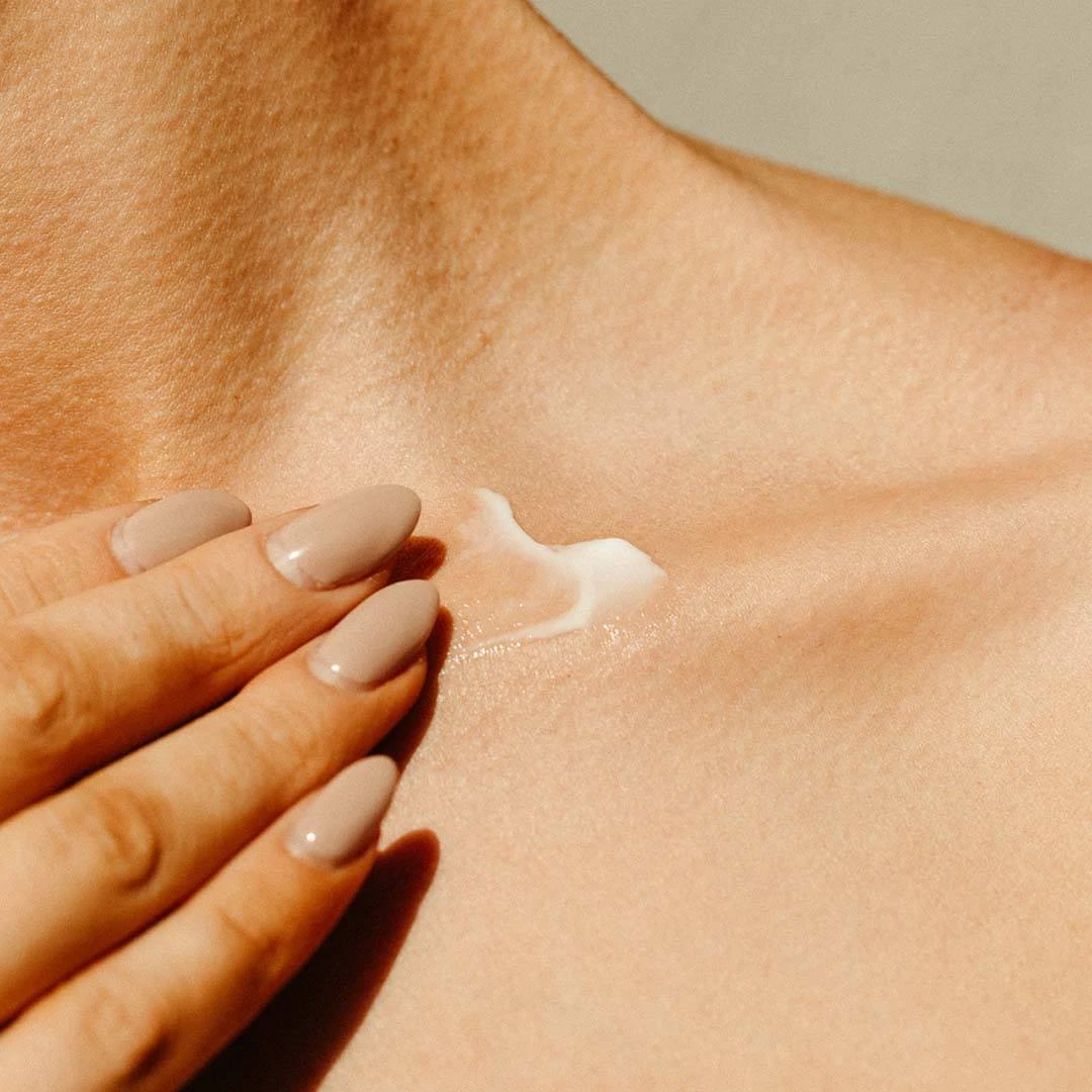 Botanical E Neck & Decollete Firming Cream 3 Botanical E Neck & Decollete Firming Cream - Image 3