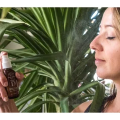 Botanical D Moisture Mist -Fashion Makeup & Care vitdfacetexture creditkelliboydphotography0001